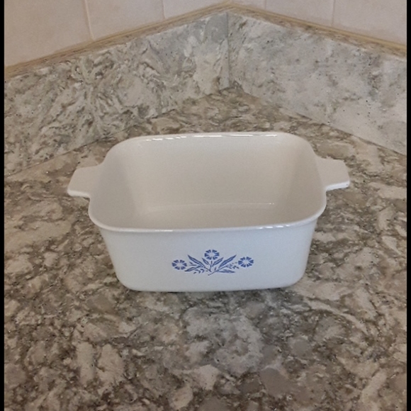 CORNINGWARE Vintage Casserole - Picture 1 of 2